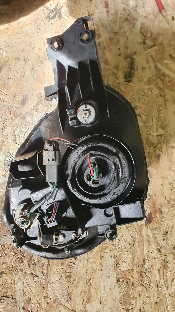 Subaru Impreza II (2001 - 2002) 9772 Передняя фара — фото 3