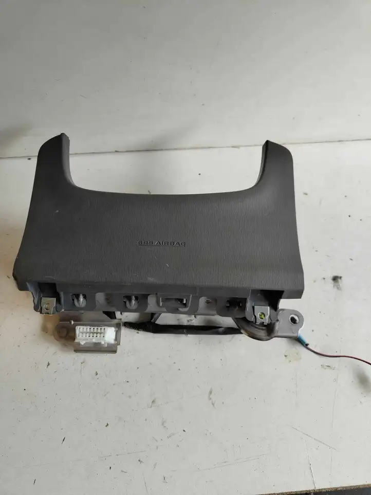 Toyota Prius (XW30) (2009 - 2015) 7390047010 Коленная подушка безопасности — фото 1