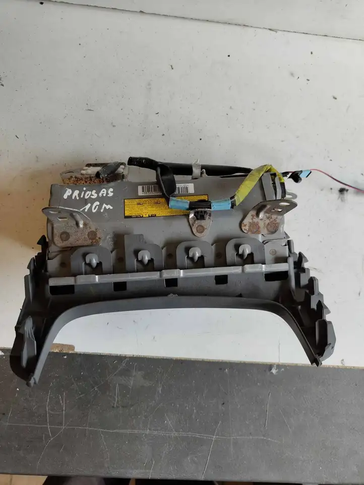 Toyota Prius (XW30) (2009 - 2015) 7390047010 Коленная подушка безопасности — фото 2