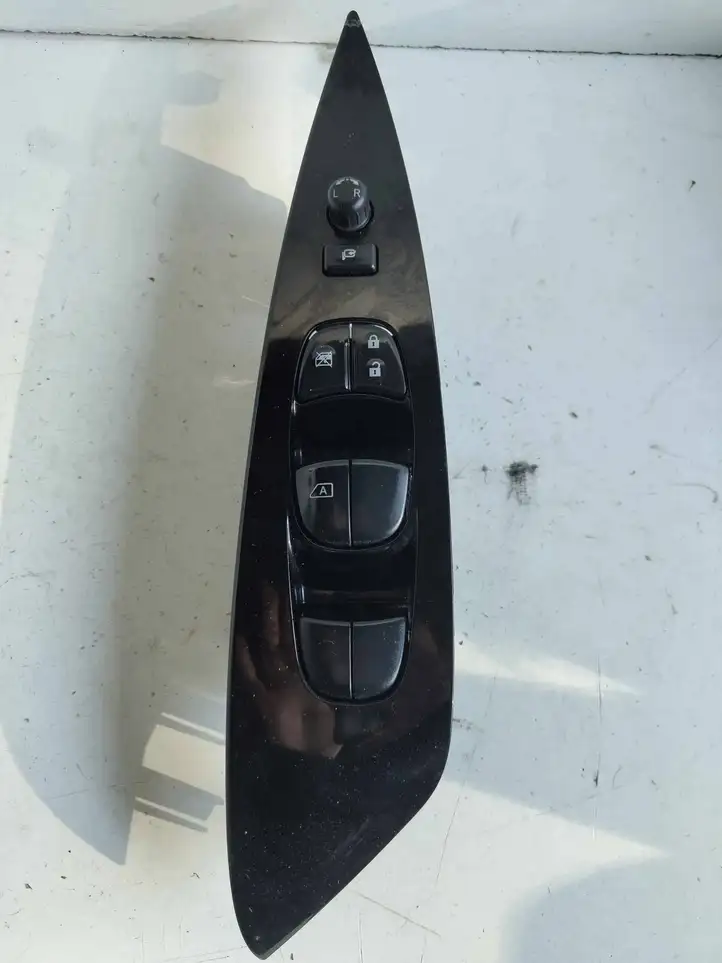 Nissan Leaf I (ZE0) (2010 - 2017) 254013NA0B Блок кнопок стеклоподъемников — фото 1