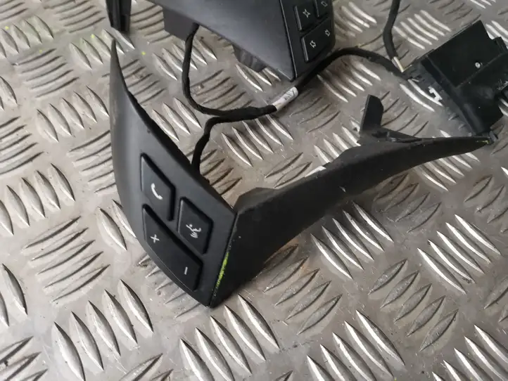 BMW 5 E60 E61 (2004 - 2010) 6935834 Кнопки на рулевом колесе — фото 5