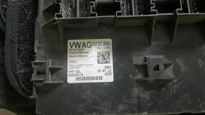 Volkswagen Jetta VI (2011 - 2018) 5K0937086N Модуль комфорта — фото 2