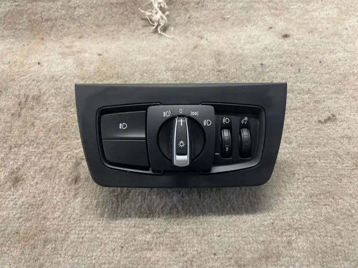 BMW 3 F30 F35 F31 (2012 - 2018) 04215265 Включатель фонарей — фото 1