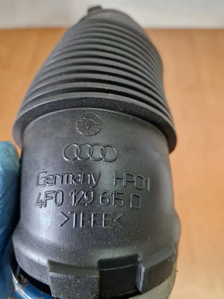 Audi A6 S6 C6 4F (2008 - 2011) 4F0129615D Детали воздухозаборника — фото 4