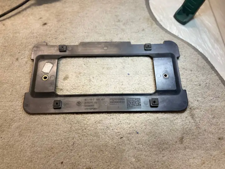 BMW 3 F30 F35 F31 (2012 - 2018) 7160607 Рамка номерного знака — фото 1