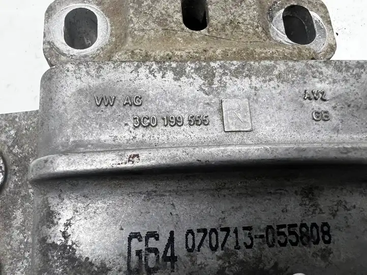 Volkswagen PASSAT B6 (2005 - 2010) 3C0199555R Опора двигателя — фото 3