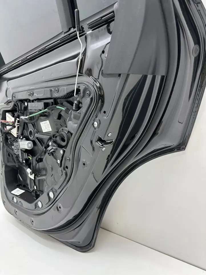 Mercedes-Benz GLC X253/C253 (2015 - ) Задняя дверь — фото 6