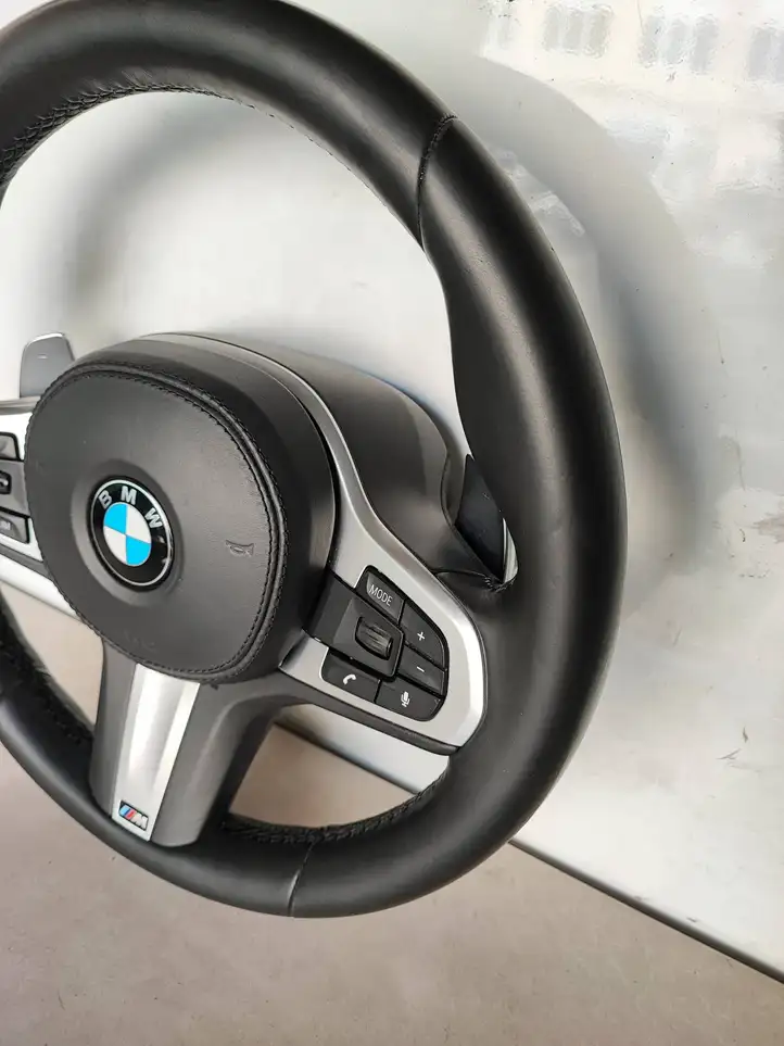 BMW 5 G30 G31 (2016 - ) Руль — фото 3