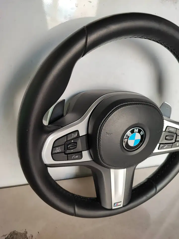 BMW 5 G30 G31 (2016 - ) Руль — фото 4