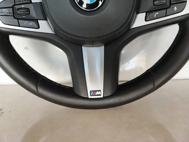BMW 5 G30 G31 (2016 - ) Руль — фото 5