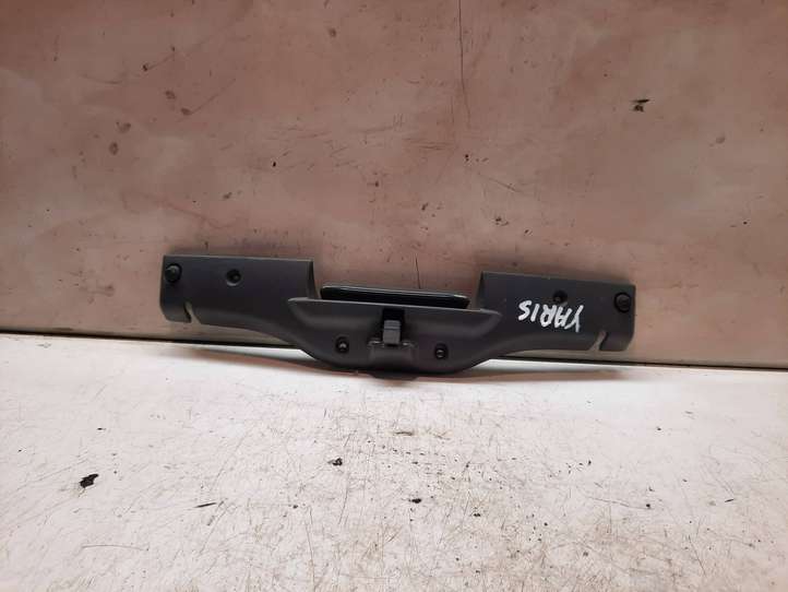 Toyota Yaris (2003 - 2005)  28914M Ручка ящика для вещей (бардачка)