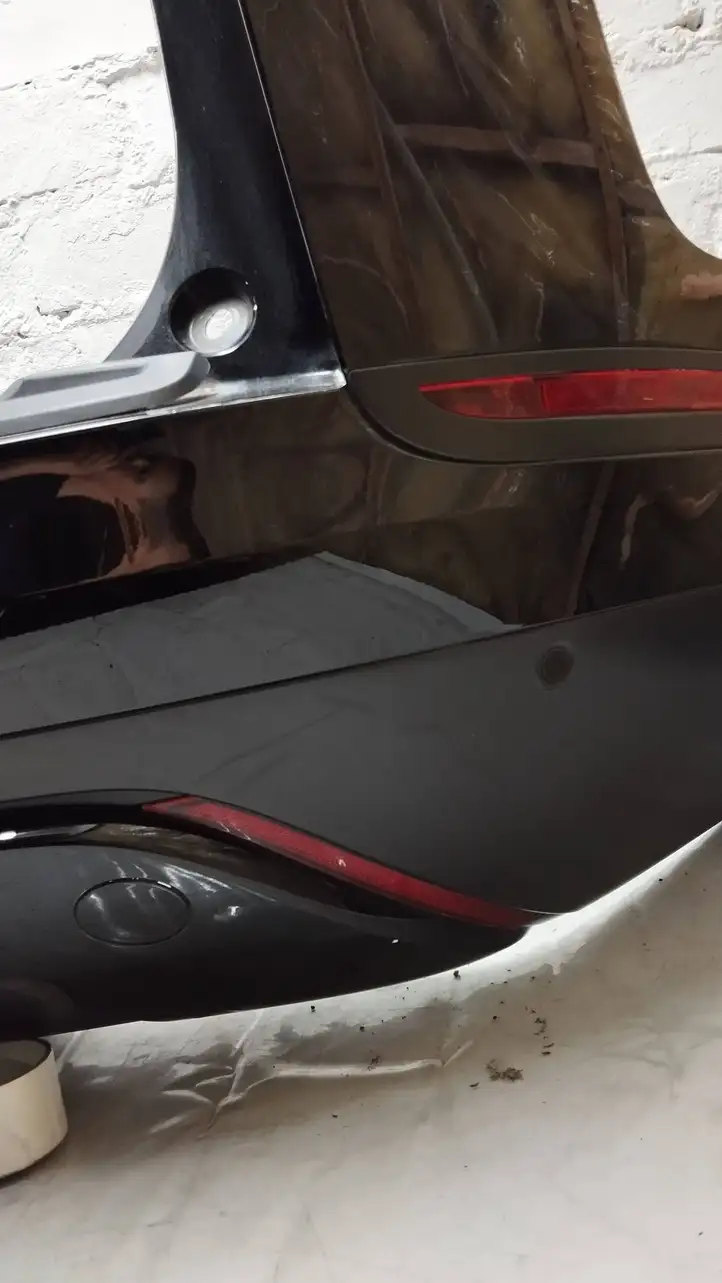 Land Rover Range Rover Velar (2017 - ) J8a219k809a Задний бампер — фото 8