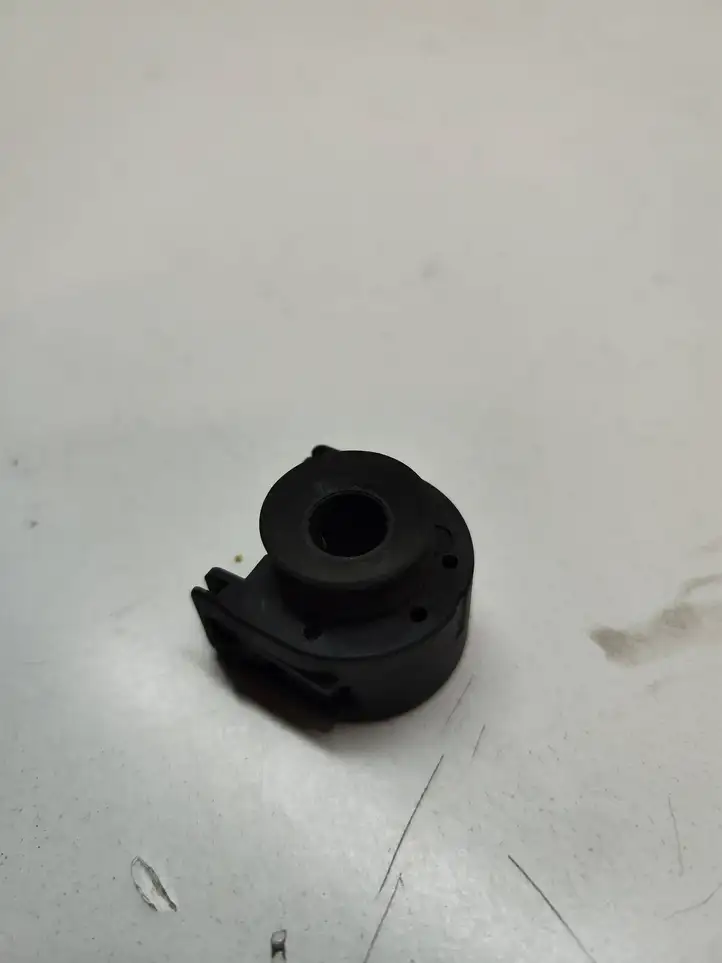 Peugeot 508 II (2018 - ) 9639048580 Кронштейн панели радиатора — фото 1