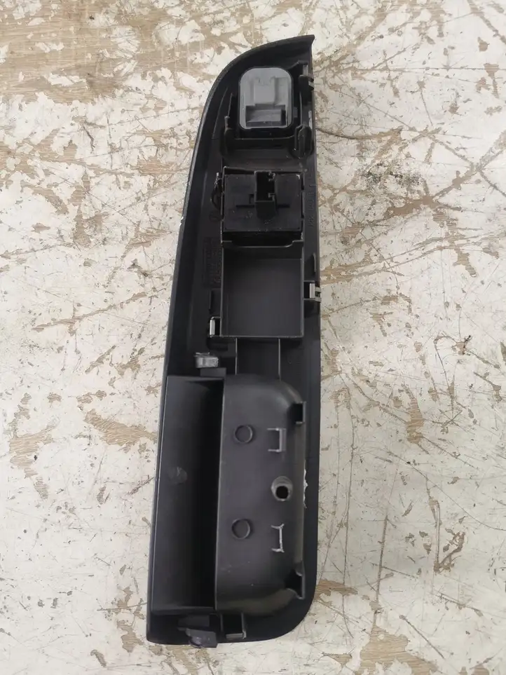 Volkswagen Golf V (2003 - 2009) 1K3868049B Блок кнопок стеклоподъемников — фото 2