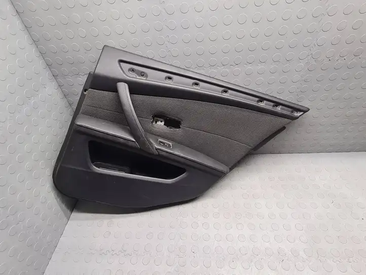 BMW 5 E60 E61 (2004 - 2010) E1369452 Обшивка задней двери — фото 1