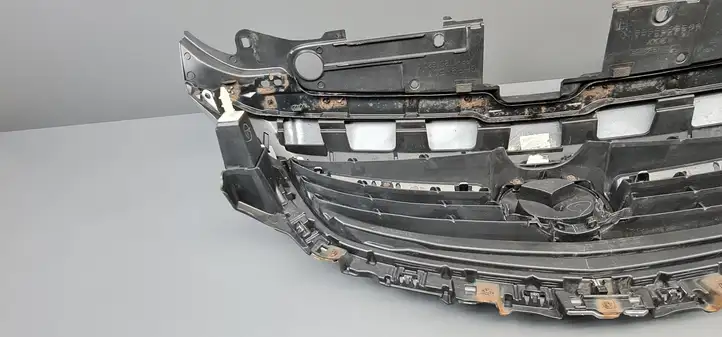 Mazda 6 (2012 - 2015) GHP950716 Верхняя решетка радиатора — фото 11