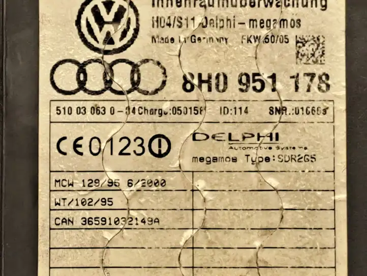 Audi A4 S4 B7 8E 8H (2004 - 2009) 8H0951178 Блок управления сигнализацией — фото 3