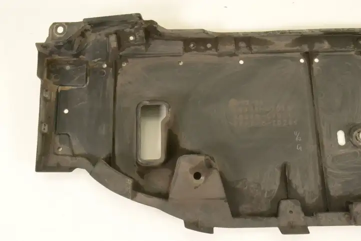 Toyota Prius (XW30) (2009 - 2015) 5830847011 Защита днища — фото 3