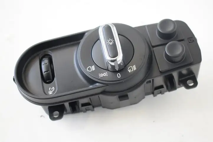 Mini Cooper Countryman F60 (2016 - 2020) 9865865 Включатель фонарей — фото 1