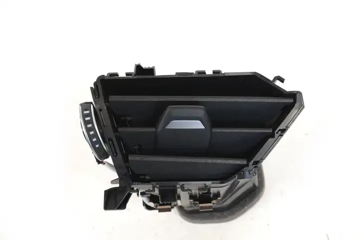 BMW 3 G20 G21 (2019 - ) 6848618 Воздушная решетка панели — фото 4