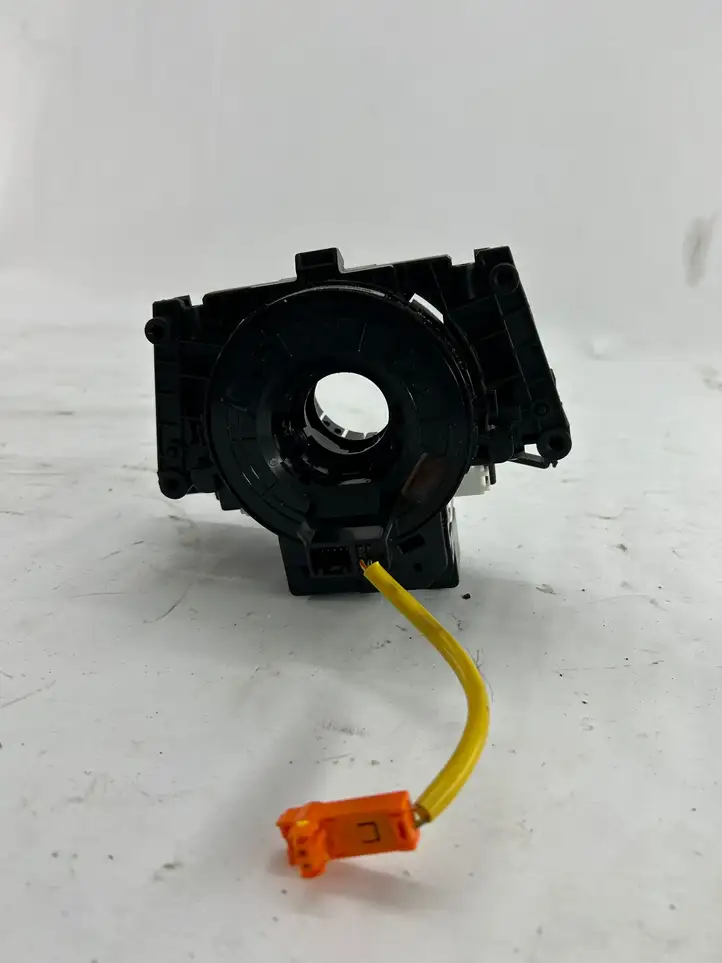 Mitsubishi ASX (2017 - 2019) 8617a516 Контактное кольцо SRS — фото 1