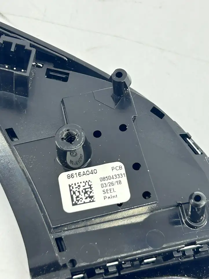 Mitsubishi ASX (2017 - 2019) 8616A040 Кнопки на рулевом колесе — фото 2