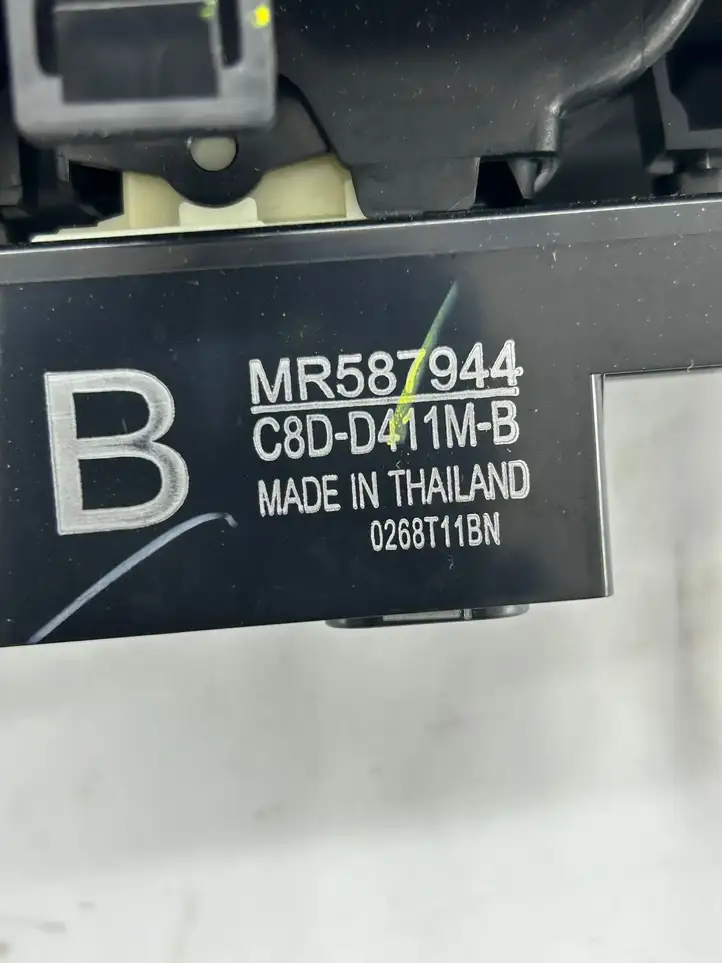 Mitsubishi ASX (2017 - 2019) C8DD411MB Кнопка стеклоподъемников — фото 2