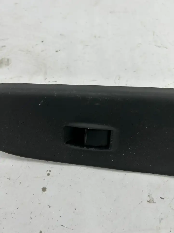 Mitsubishi ASX (2017 - 2019) MR587944 Кнопка стеклоподъемников — фото 3