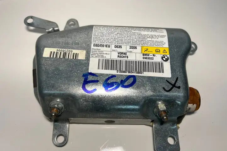 BMW 5 E60 E61 (2004 - 2010) 601190400 Подушка безопасности двери — фото 4