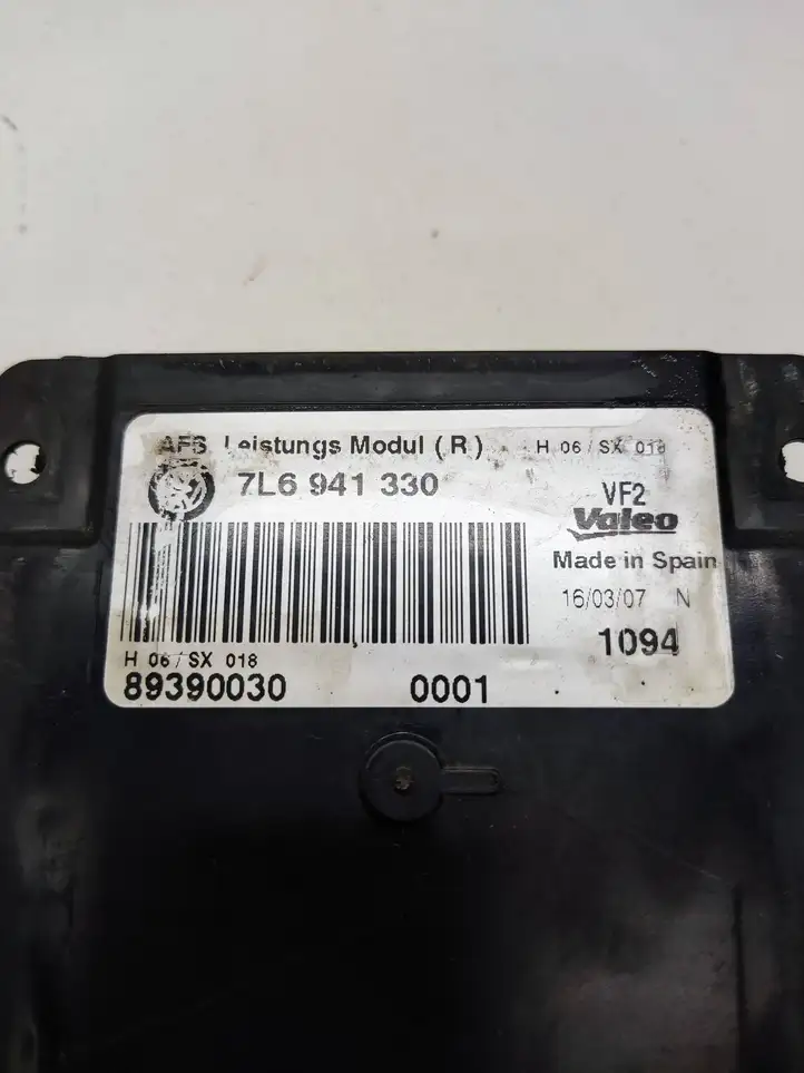Volkswagen PASSAT B6 (2005 - 2010) 7L6941330 Блок розжига ксенона — фото 2