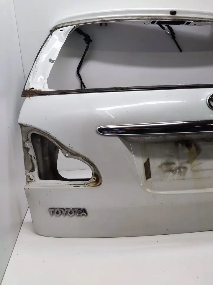 Toyota Avensis Verso (2004 - 2009) Крышка багажника — фото 3