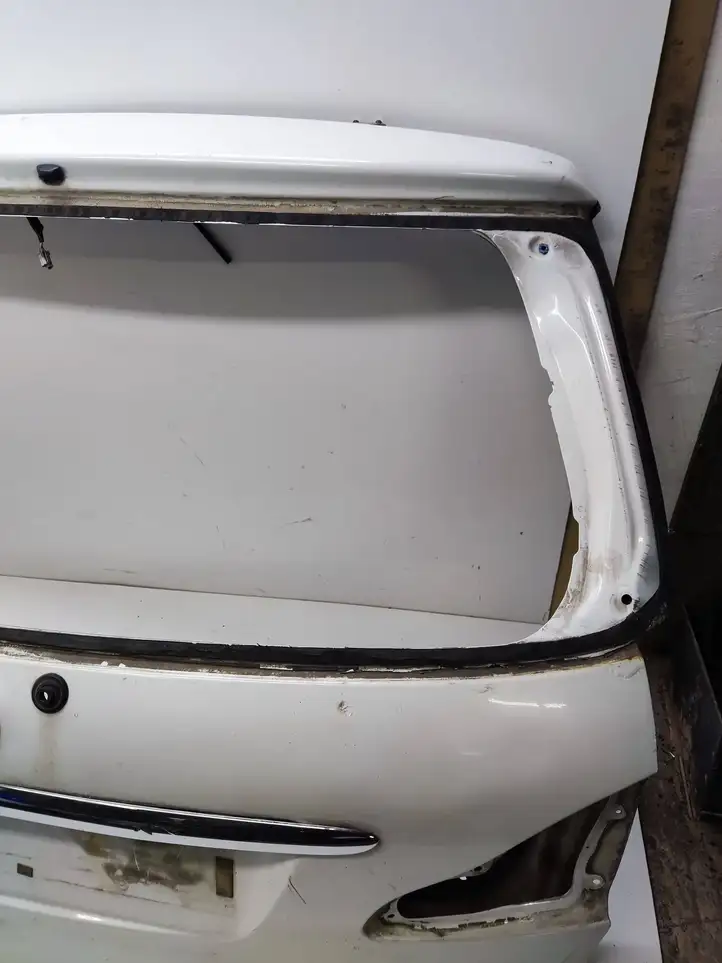 Toyota Avensis Verso (2004 - 2009) Крышка багажника — фото 8