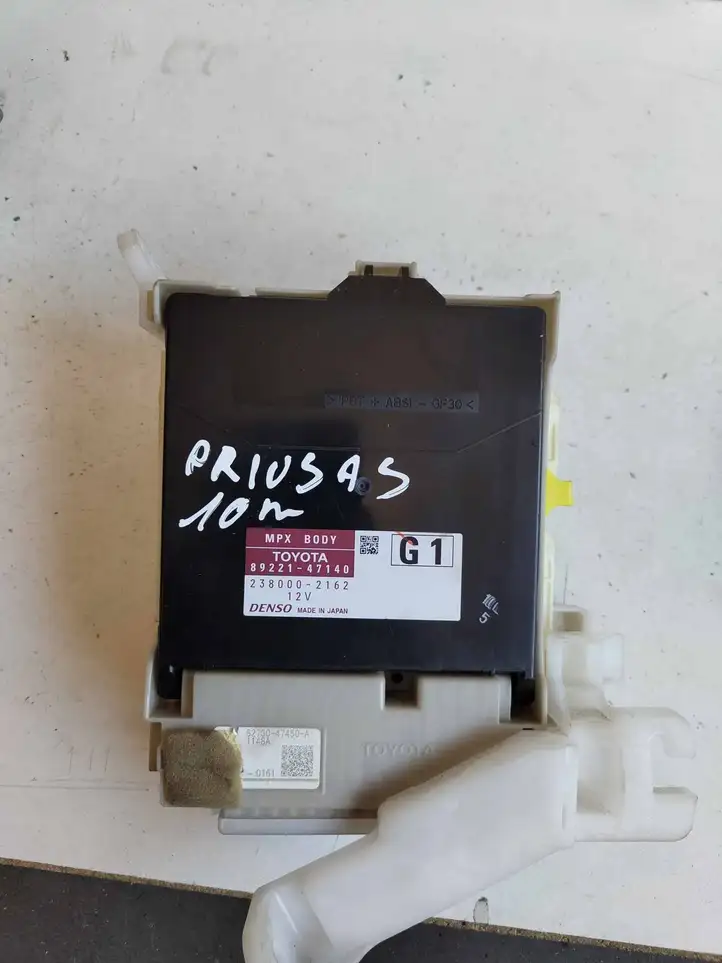 Toyota Prius (XW30) (2009 - 2015) 8922147140 Модуль комфорта — фото 1
