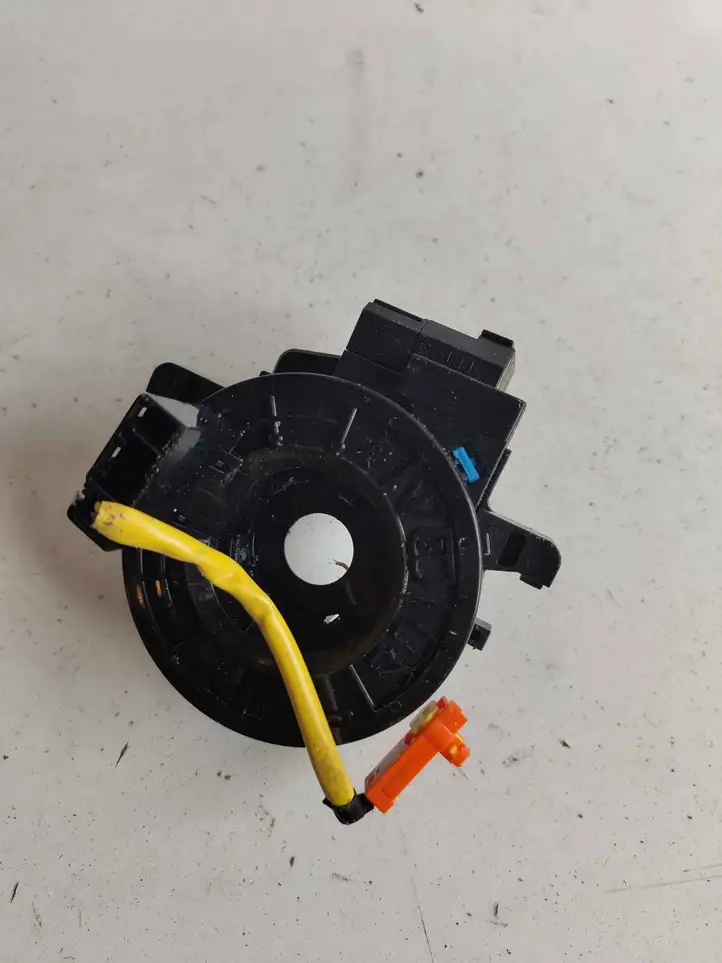 Toyota Yaris (2012 - 2014) 892450D030 Контактное кольцо SRS — фото 2