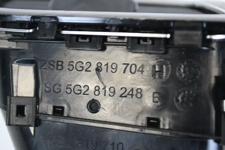 Volkswagen Golf VII (2013 - 2019) 5G2819248B Воздушная решетка панели — фото 5
