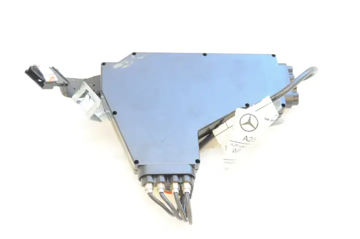 Mercedes-Benz SL R230 (2001 - 2012) A2308201489 Усилитель антенны — фото 4