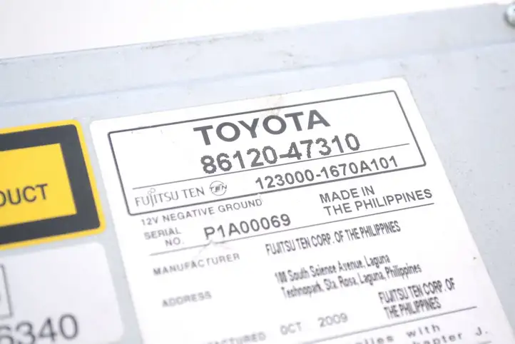 Toyota Prius (XW30) (2009 - 2015) 8612047310 Магнитола / мультимедийная система — фото 5