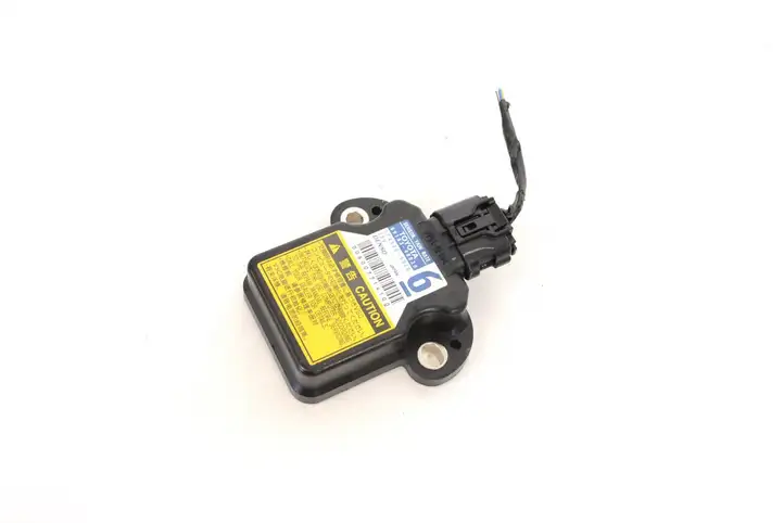 Toyota Prius (XW30) (2009 - 2015) 8918348030 Датчик ускорения — фото 1