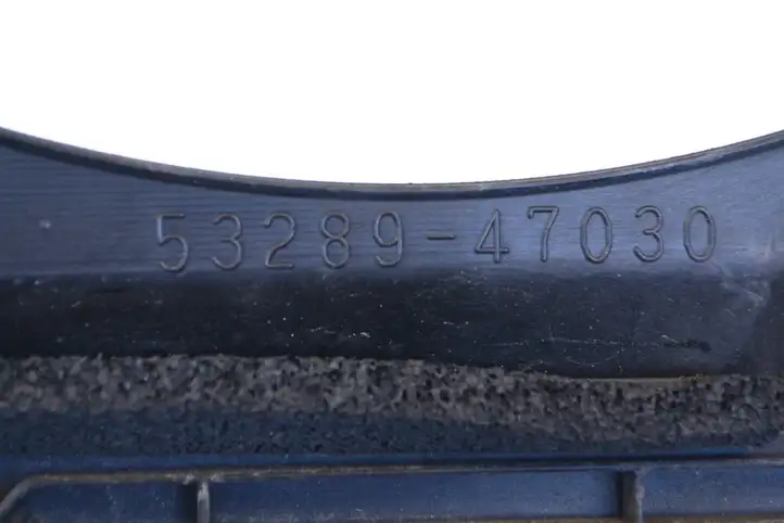 Toyota Prius (XW30) (2009 - 2015) 5328947030 Облицовка радиатора — фото 4