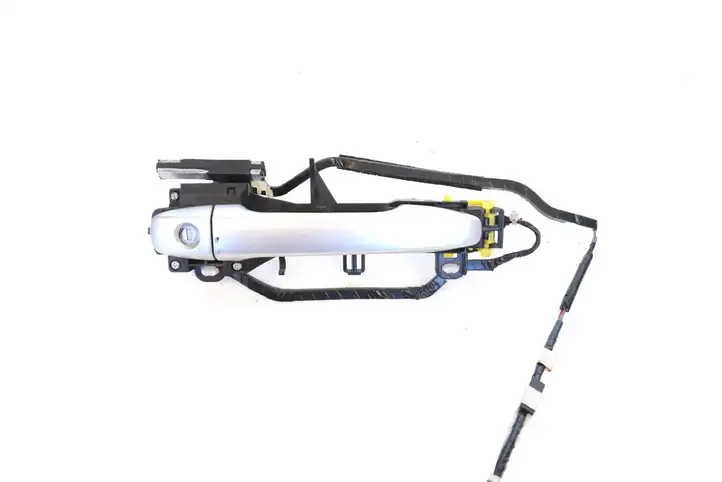 Toyota Prius (XW30) (2009 - 2015) 8974647040 Наружная ручка двери — фото 1