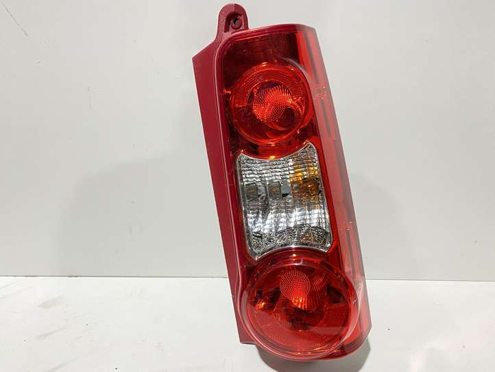 Citroen Berlingo (2003 - 2007)  9680607880 Задний фонарь в кузове