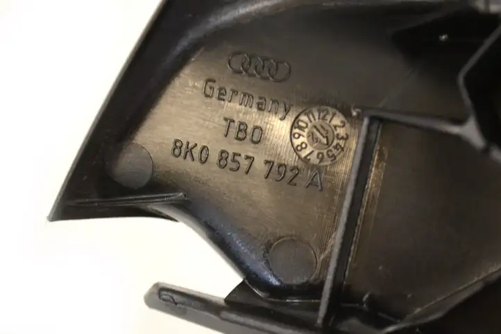 Audi A4 S4 B8 8K (2011 - 2015) 8K0857762A Прочие детали салона — фото 5
