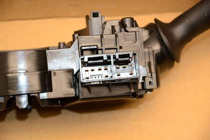 Toyota RAV 4 (XA40) (2012 - 2018)  8414033250 Ручка поворотов/ фонарей