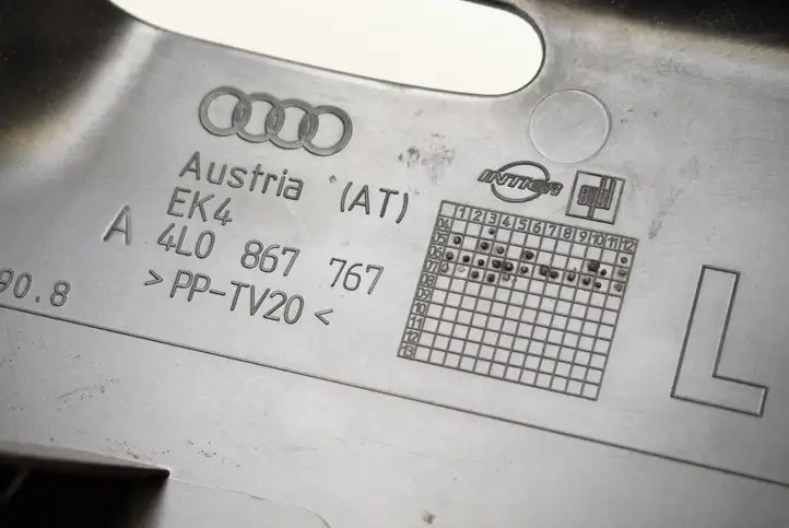 Audi Q7 4L (2005 - 2009) 4L0867767A Обшивка стойки D нижняя — фото 5
