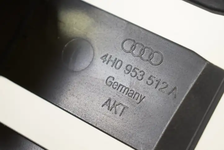 Audi A8 S8 D4 4H (2013 - 2017) 4H0953512A Обшивка рулевой колонки — фото 4