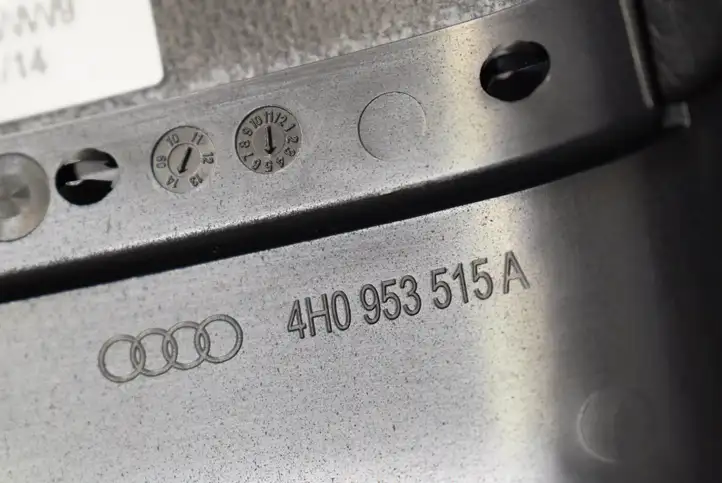 Audi A8 S8 D4 4H (2013 - 2017) 4H0953512A Обшивка рулевой колонки — фото 5