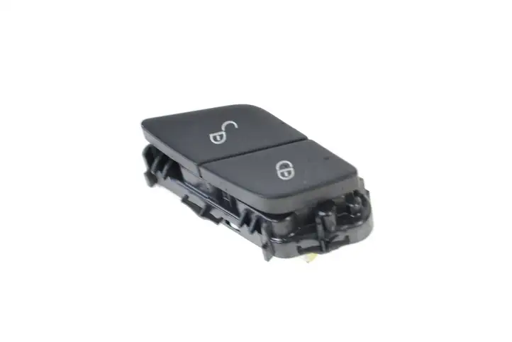 Mercedes-Benz C W205 (2014 - 2021) A2059055151 Кнопка фаркопа в багажнике — фото 1