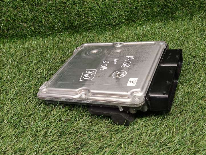 Audi A4 (2007 - 2011)  8K2907115N Блок управления двигателем ECU