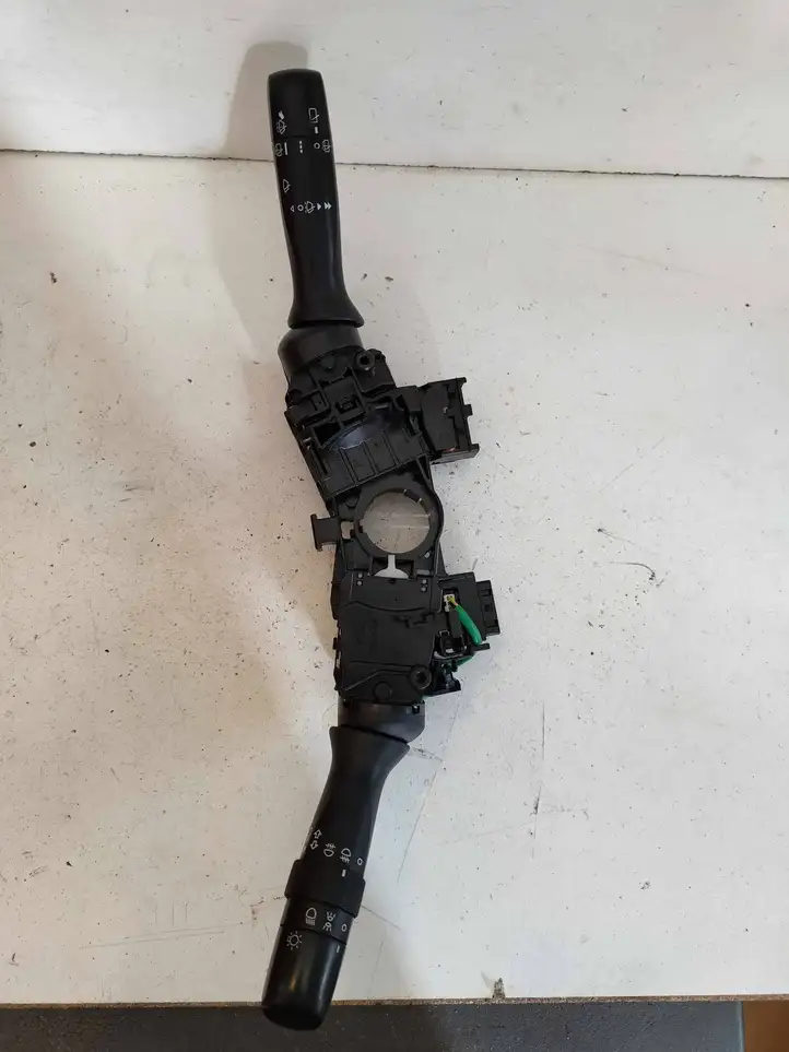Toyota Yaris (2005 - 2009) 17F144 Переключатель стеклоочистителей — фото 1