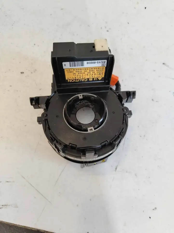 Toyota Yaris (2012 - 2014) 892450D030 Контактное кольцо SRS — фото 2